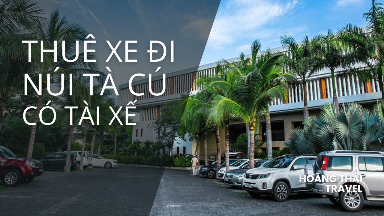 Chiếc xe du lịch 7 chỗ (hoặc 16 chỗ) đời mới đỗ tại chân Núi Tà Cú, Bình Thuận. Dịch vụ thuê xe đi Núi Tà Cú phục vụ hành hương, tham quan Tượng Phật nằm, cam kết hành trình an toàn, ổn định.