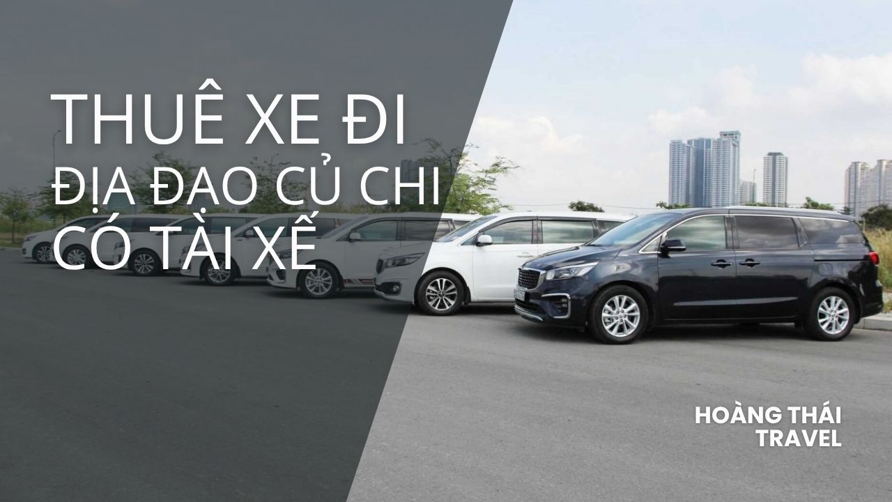 Chiếc xe du lịch 7 chỗ đời mới đang đỗ tại khu du lịch Địa đạo Củ Chi. Dịch vụ thuê xe đi Địa đạo Củ Chi phục vụ các tour tham quan di tích lịch sử trong ngày, cam kết hành trình thoải mái và đúng giờ.
