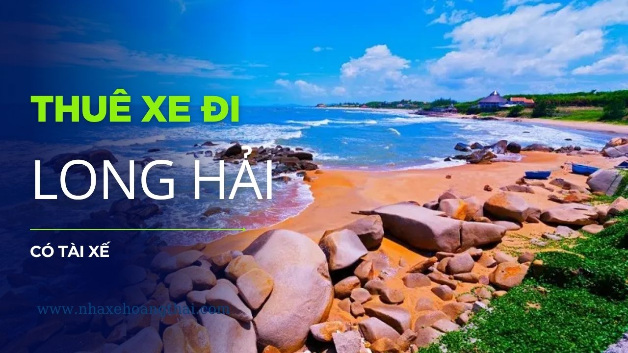 Tài xế chuyên nghiệp đứng cạnh xe du lịch đời mới. Dịch vụ thuê xe đi Long Hải có tài xế phục vụ du lịch cuối tuần, cam kết an toàn tuyệt đối và thông thạo đường ven biển.